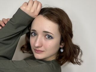 naked cam girl photo SaundraTowler