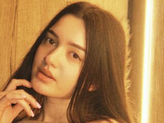 hot cam whore SavannahHoward