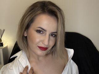 camgirl masturbating with sextoy SellenaMiller