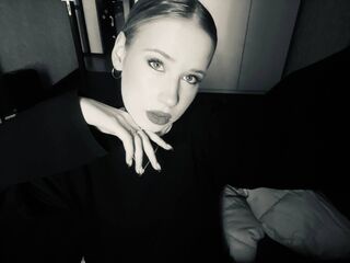 fingering camgirl SherieMcwayne