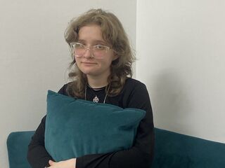free live chatroom SherylBloom