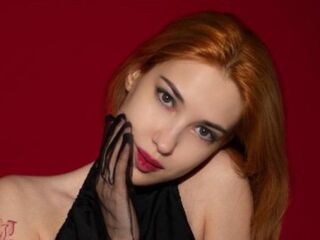 camgirl fingering shaved pussy ShoshanaDesilva