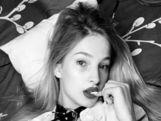 fingering girl SofiaRoud