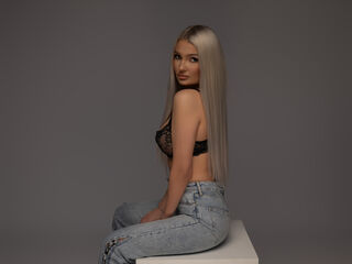 naked girl with webcam fingering pussy SophieTimber