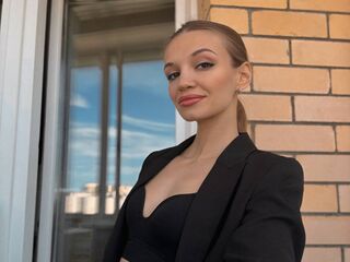 webcam stripper SuzanUemura
