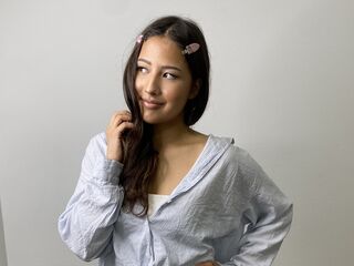 naked cam girl SuzannHedtke