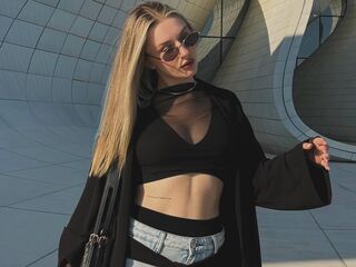 free chat room SuzieGlimp