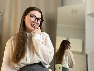 naughty camgirl fingering pussy TerraTrinh