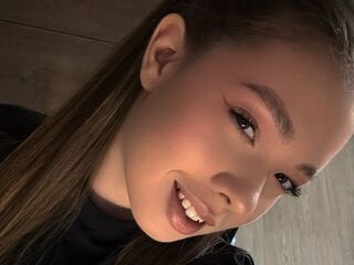 naked camgirl masturbating with dildo TessaSun