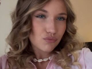 naughty cam girl masturbating with dildo ThomasineKemery