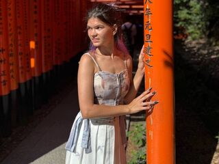 naughty cam girl masturbating with dildo ThuAllin