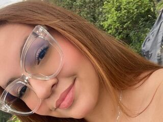 topless webcam girl VannesaAlvernia