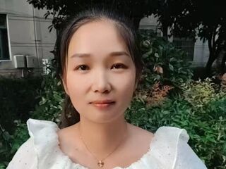 naked cam girl masturbating with vibrator Yingmeizi