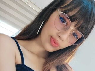 naked webcamgirl picture YiyisMarthin