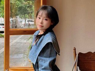 camgirl masturbating with vibrator YukiAidan
