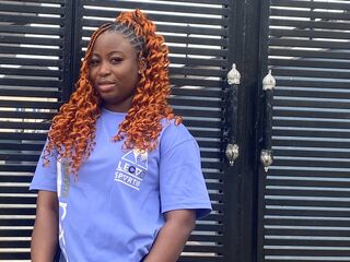 naughty camgirl masturbating with vibrator ZaraLure