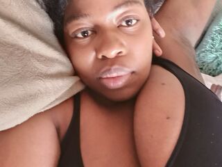 topless cam girl Zoleka