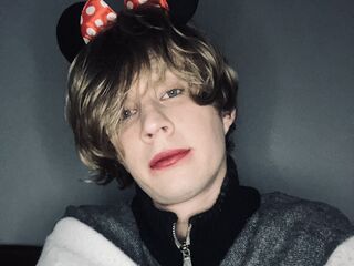 JoanieSnow